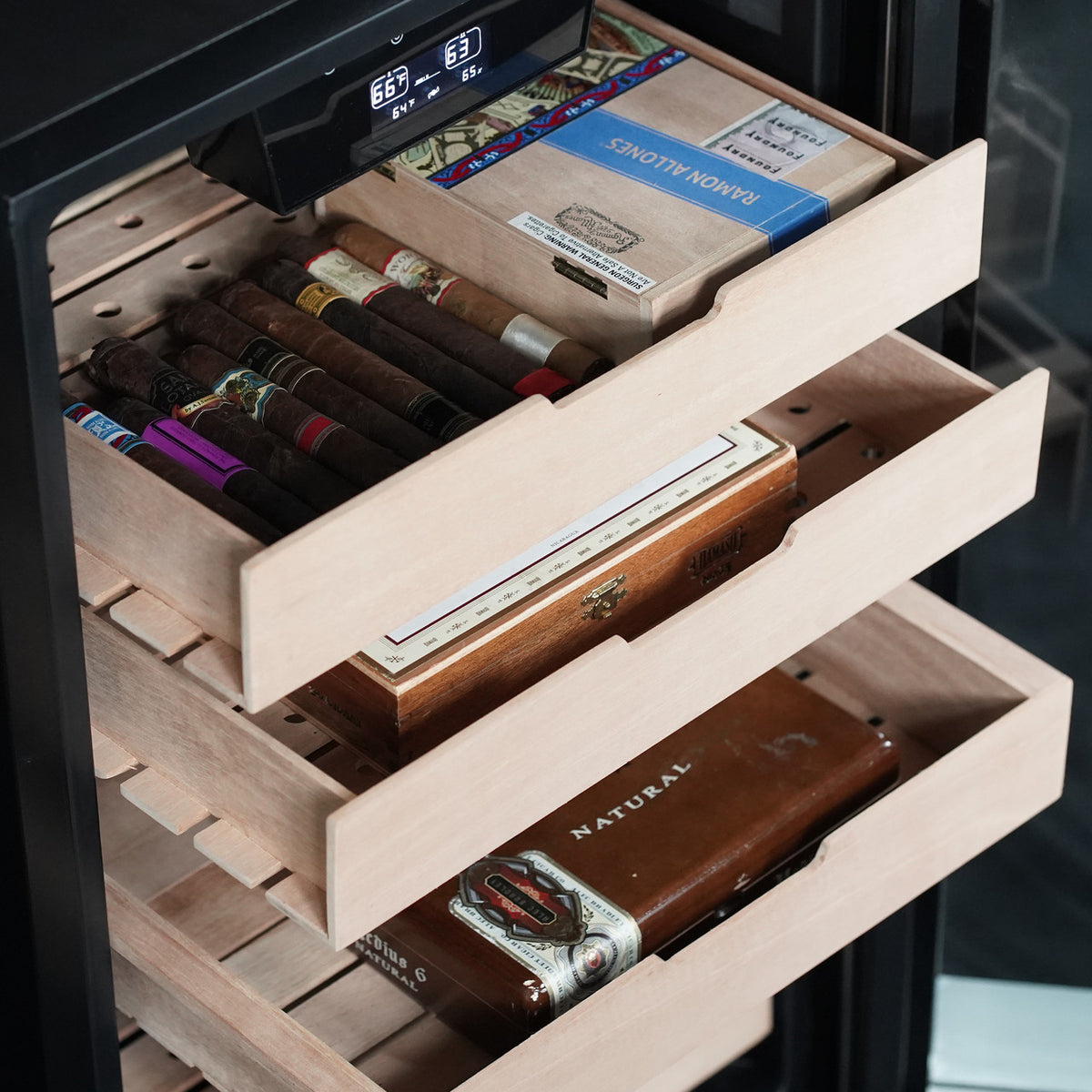 Whynter CHC-421HC Elite Touch Control Stainless 400-Cigar Cooler Humidor 4.2 cu. ft. - Interior Drawers