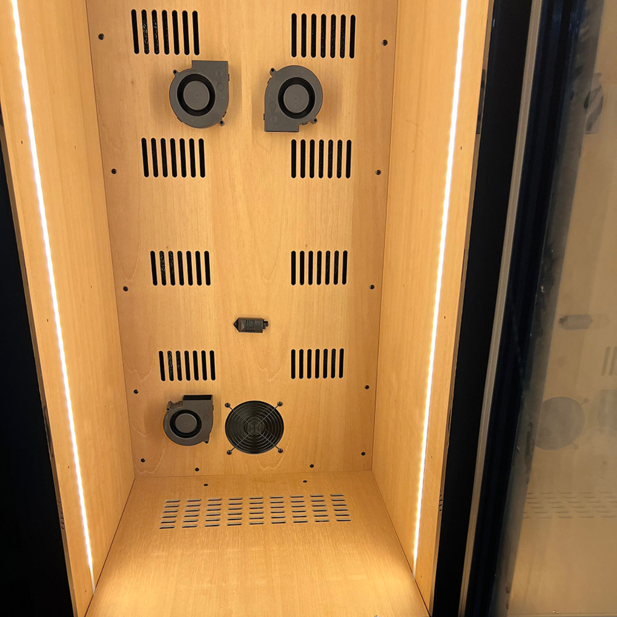 Yohtron YC-88G Premium Series Gold 450-Cigar Electric Humidor - Interior Fans and Air Vents