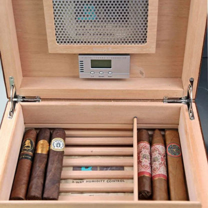 Brizard & Co Airflow Antique Saddle 80-Cigar Desktop Humidor - Interior Details