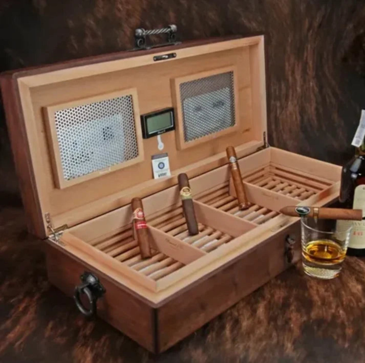 Brizard & Co The Hacienda 150/160-Cigar Desktop Humidor  -  Open Lid