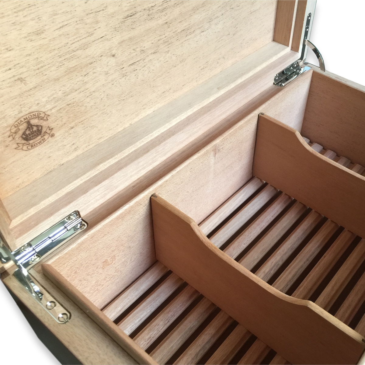 Diamond Crown Alexander 90 Count Humidor - St. James Series