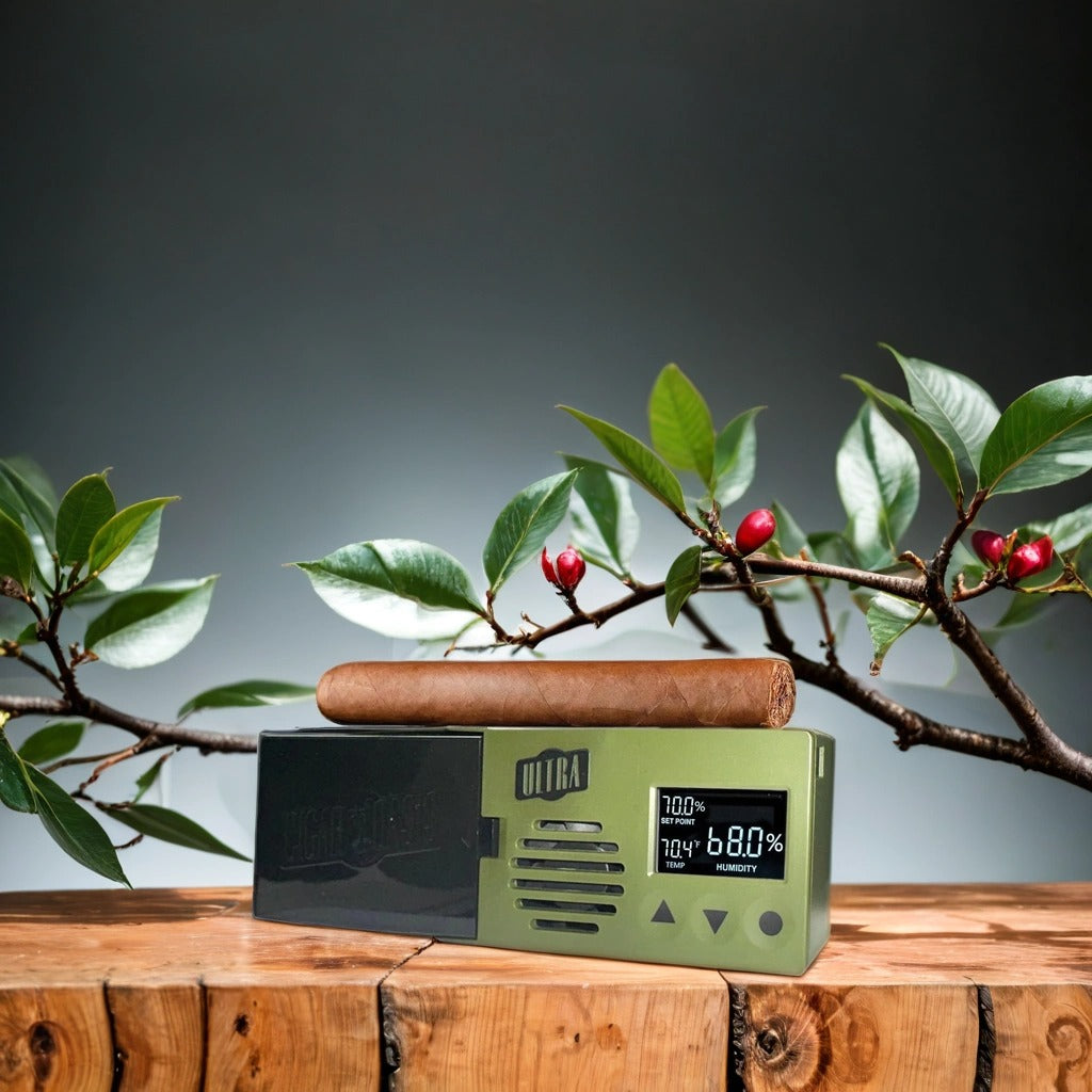 Cigar Oasis Ultra 4.0 Electronic Humidifier - Lifestyle image