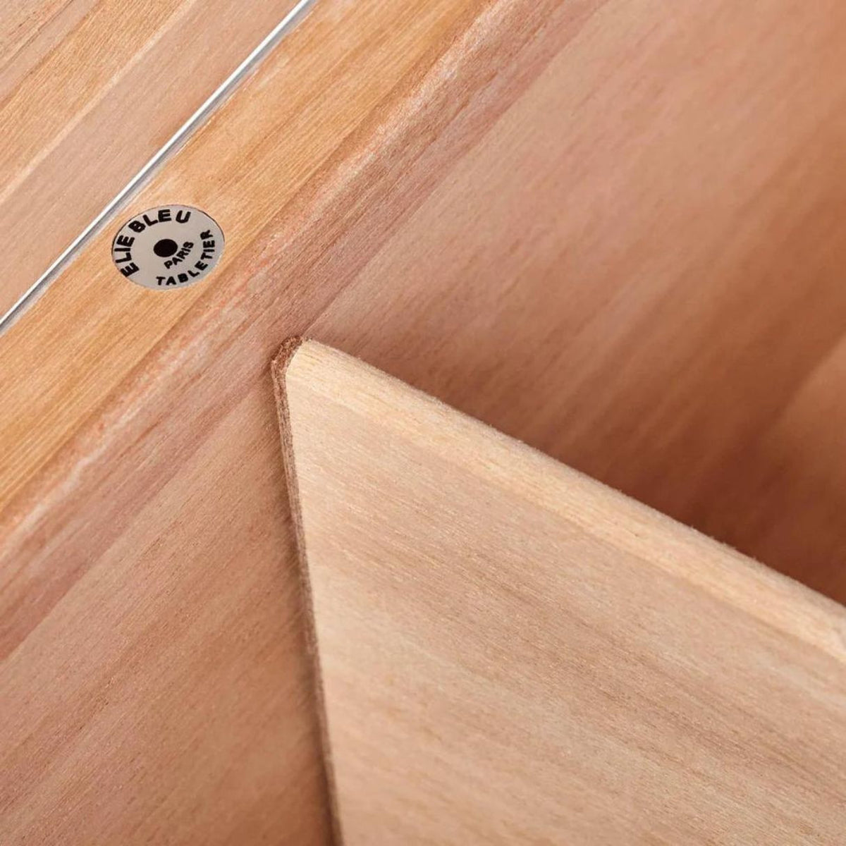 Elie Bleu Fruit 110-Cigar Desktop Humidor - Blue -  Interior Details