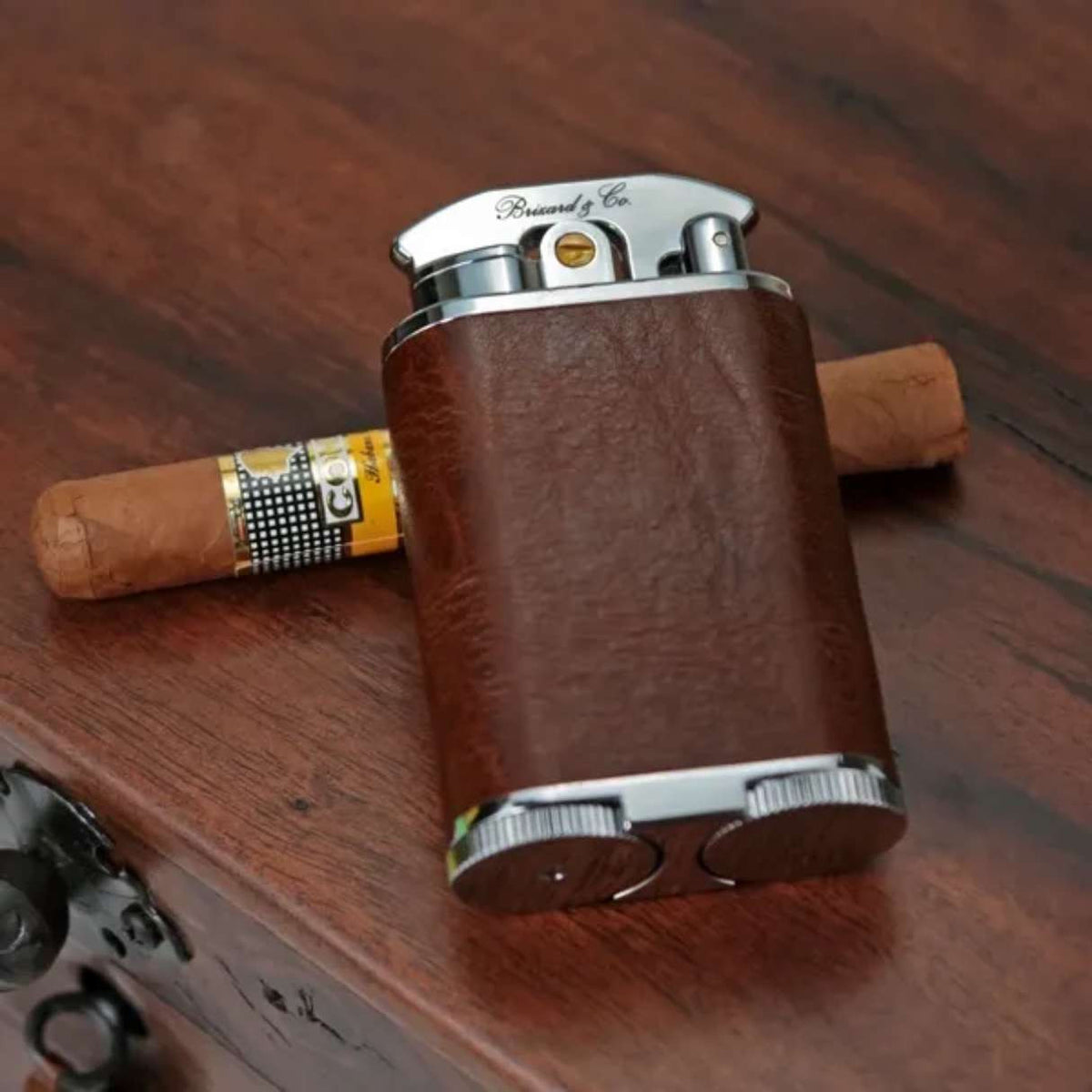 Brizard & Co Antique Saddle Gatsby Torch Flame Triple Jet Tabletop Cigar Lighter - Details