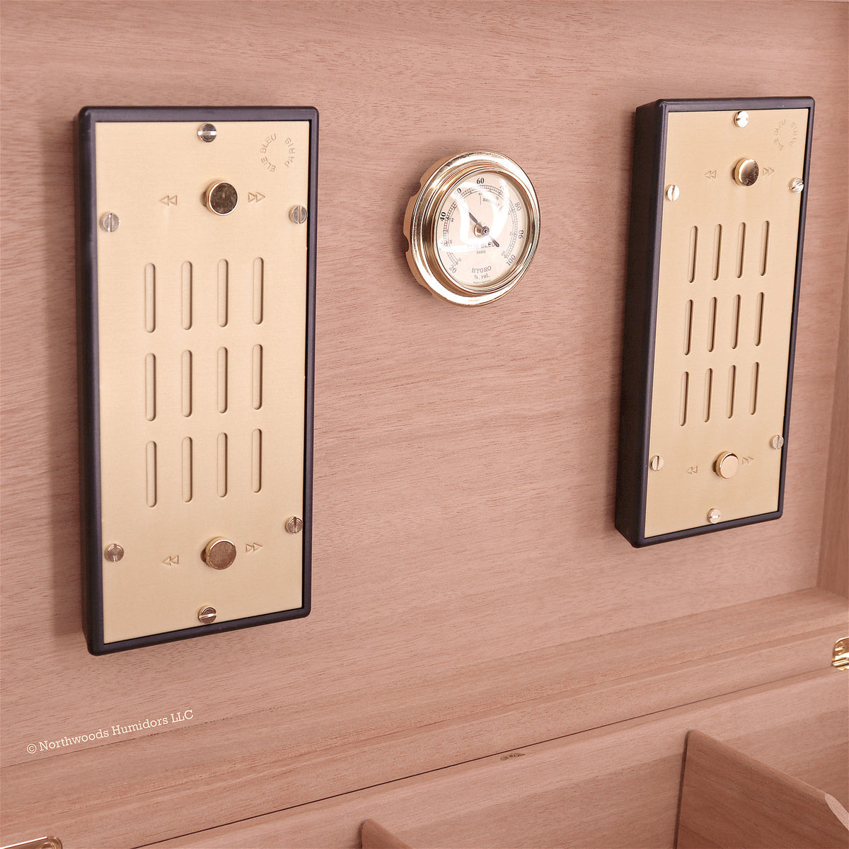 Elie Bleu Medals 120-Cigar Desktop Humidor - Lid Interior Details