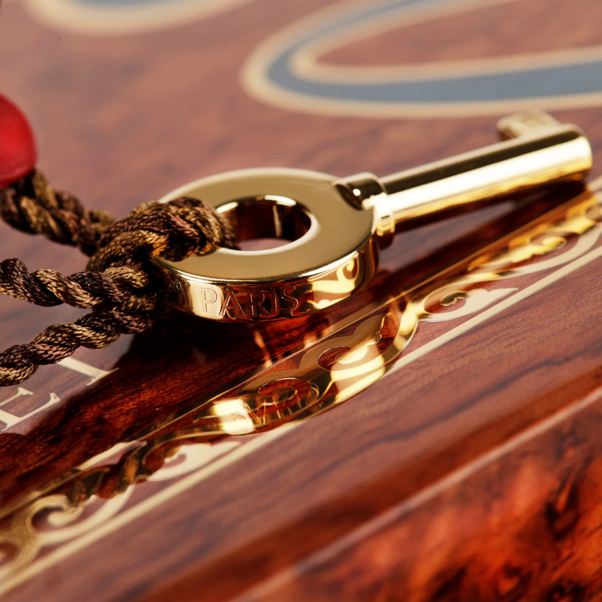 Elie Bleu OpusX El Rojo 75-Cigar Desktop Humidor - Keys