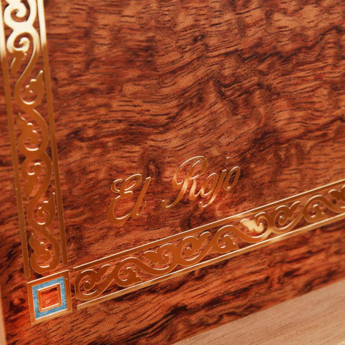 Elie Bleu OpusX El Rojo 75-Cigar Desktop Humidor - Design Details