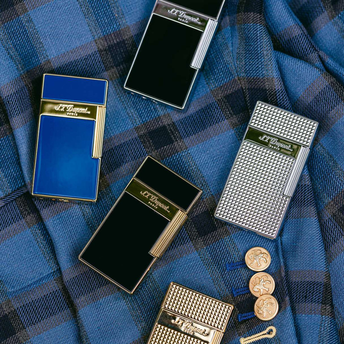 S.T. Dupont Biggy Flat Torch Flame Cigar Lighter - Diamond Head Gold - Flat Lay