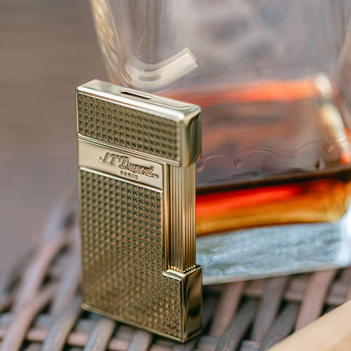 S.T. Dupont Slimmy Torch Flame Single Jet Cigar Lighter - Diamond Head Gold - Detail