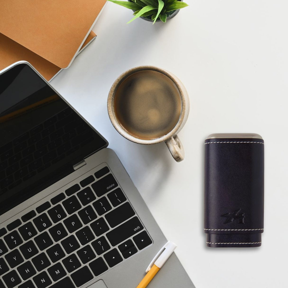 Xikar Envoy 3-Finger Hard Cigar Cases - Black - Flatlay